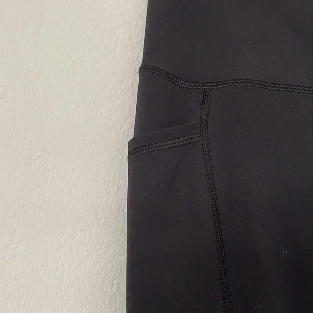 BLACK LEGGINGS - Picture 2 of 3